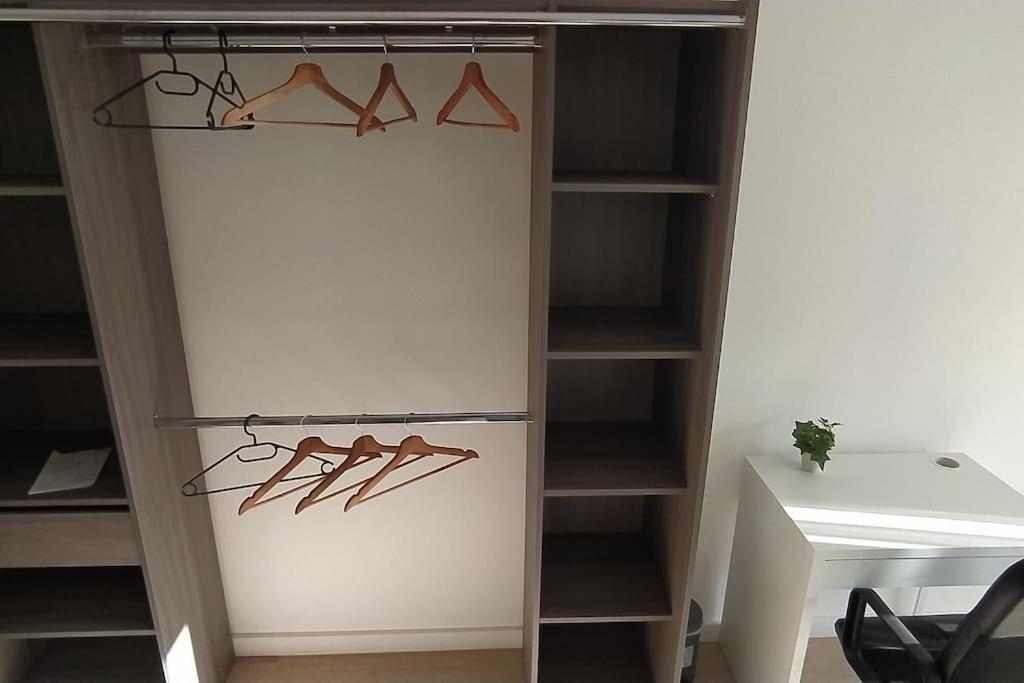 شقة Parisian Cosy Flat With Balcony أورْجونْتُيْ المظهر الخارجي الصورة